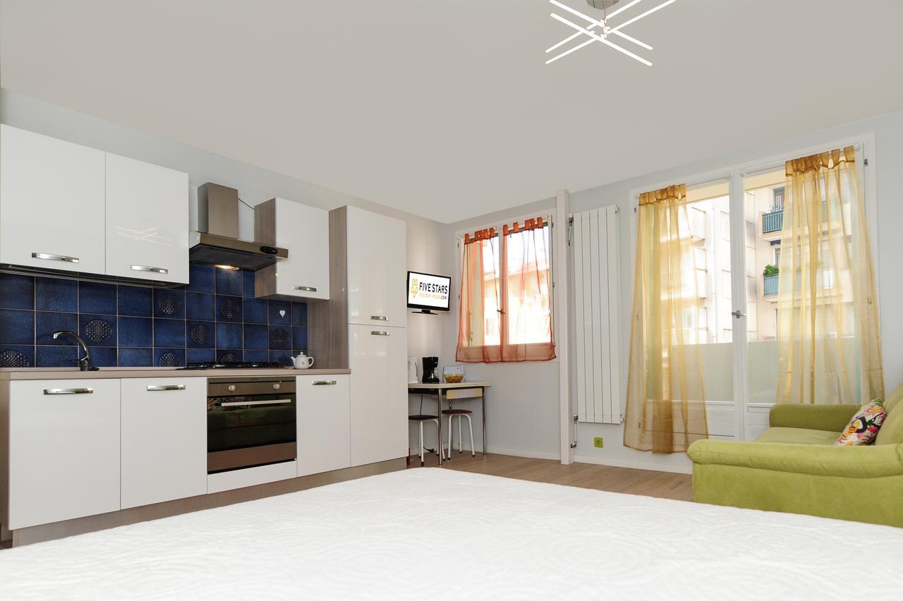 Blue Lagon Five Stars Holiday House Niza Exterior foto